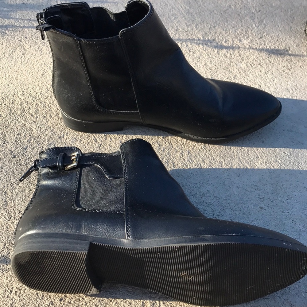Black heeled booties